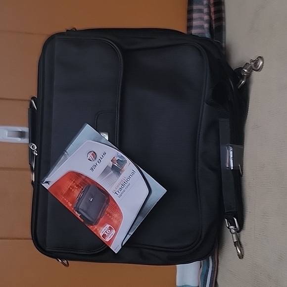 Targus Bags Targus Classic Grey 6 Clamshell Case Laptop Bag New Wtag Poshmark